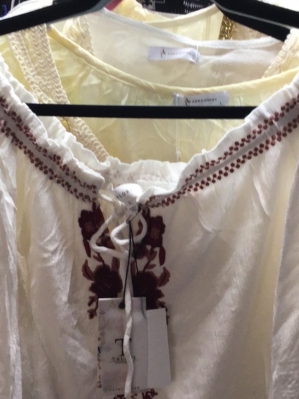 large talorii top Embrodered top